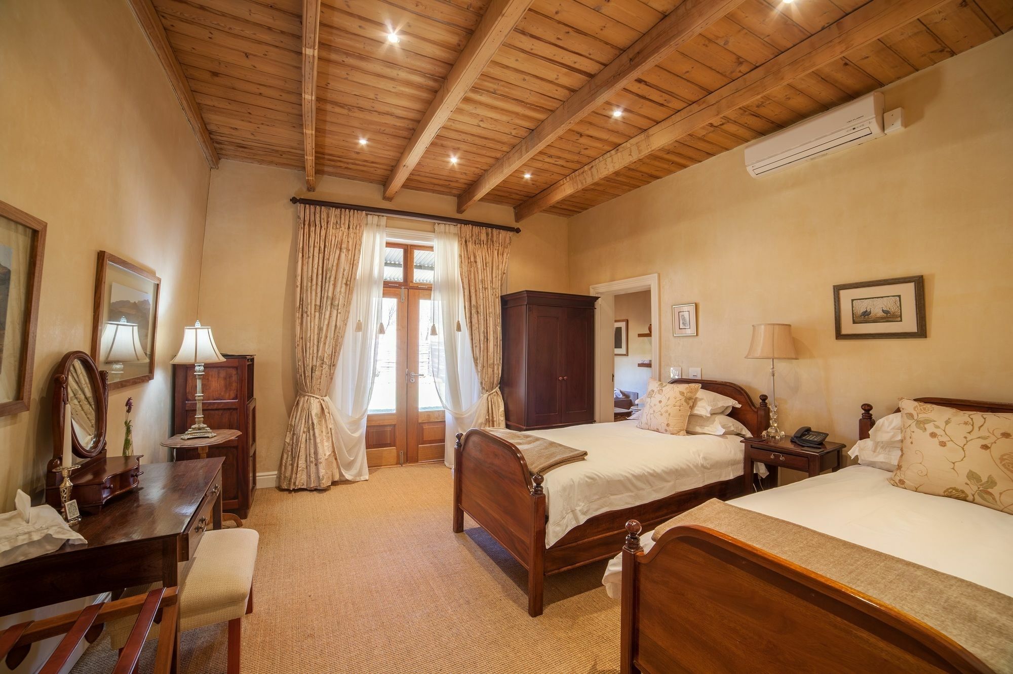 Mount Camdeboo Hotel Graaff-Reinet Екстериор снимка